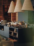 WOOD HOTEL & SPA