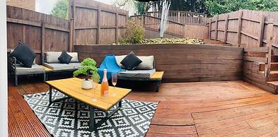 Luxury 4 bed House Sleeps 8, Enjoy in Comfort