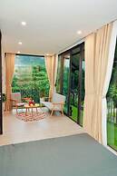 Ora Hill Farmstay & Glamping Hoa Binh