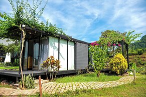 Ora Hill Farmstay & Glamping Hoa Binh