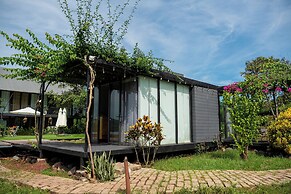 Ora Hill Farmstay & Glamping Hoa Binh