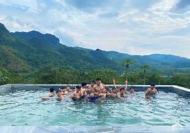 Ora Hill Farmstay & Glamping Hoa Binh