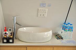 Ora Hill Farmstay & Glamping Hoa Binh