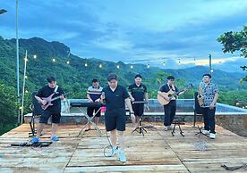 Ora Hill Farmstay & Glamping Hoa Binh