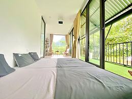 Ora Hill Farmstay & Glamping Hoa Binh