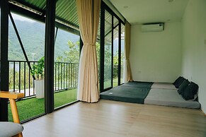 Ora Hill Farmstay & Glamping Hoa Binh