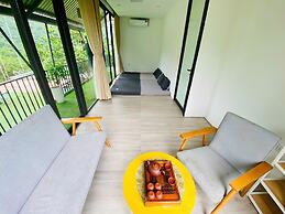 Ora Hill Farmstay & Glamping Hoa Binh