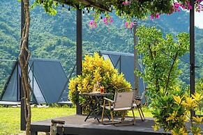 Ora Hill Farmstay & Glamping Hoa Binh