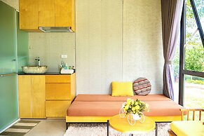 Ora Hill Farmstay & Glamping Hoa Binh