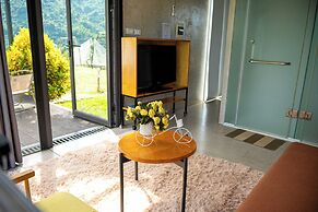 Ora Hill Farmstay & Glamping Hoa Binh