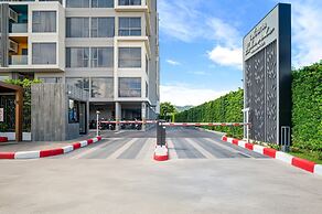 Laguna Lakeside Residences