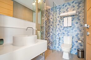 Laguna Lakeside Residences