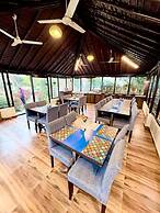 Shelton Blu Resort By Mango People