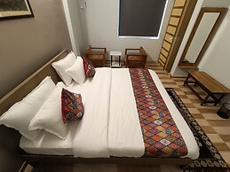 Rao Jagveer Home Stay