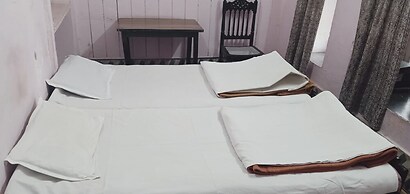 Goroomgo Agra Hotel Mathura