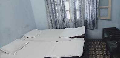 Goroomgo Agra Hotel Mathura