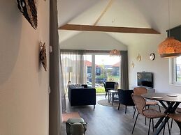 4-person Chalet Albatros by the Water With Parking Space