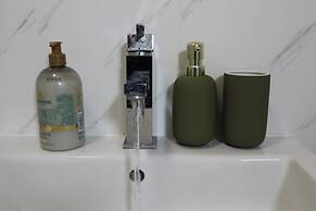 Luxury Urban Escape Near Nec, Airport, Hs2