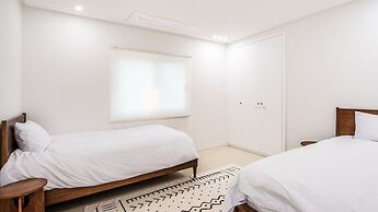 Jeju Stay Eden Dokche Poolvila Pension