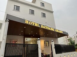 Hotel Satsang Grand
