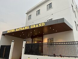 Hotel Satsang Grand