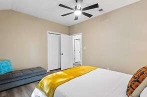 Modern Cabin in Pine Forest Near Austin