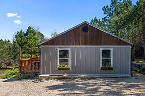 Modern Cabin in Pine Forest Near Austin
