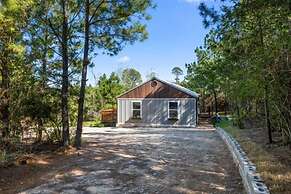 Modern Cabin in Pine Forest Near Austin