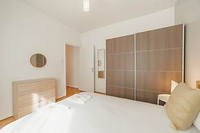 Summer Flat by Vacationy