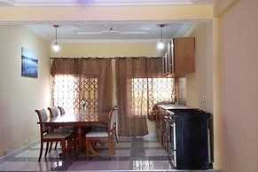 5 Bed House - Sleeps 8 - Wifi - Parking