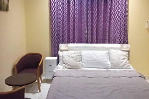 5 Bed House - Sleeps 8 - Wifi - Parking