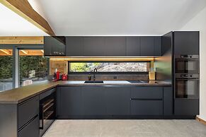 Chalet Le Reve Cinema Room Jacuzzi