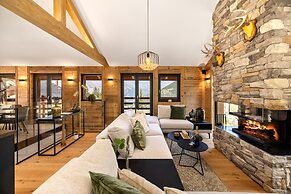 Chalet Le Reve Cinema Room Jacuzzi