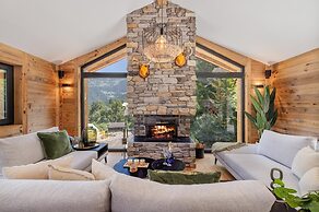 Chalet Le Reve Cinema Room Jacuzzi