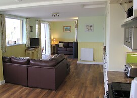 Large Sound Healing Retreat Cottage in West Wales