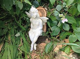 Large Sound Healing Retreat Cottage in West Wales