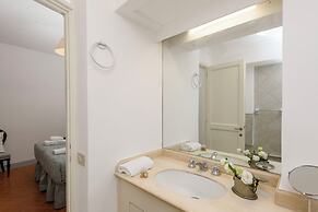 Cartari Deluxe Apartment