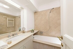 Cartari Deluxe Apartment