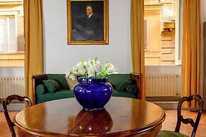 Cartari Deluxe Apartment