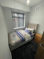 Cozy Manchester House With 3 Bedrooms