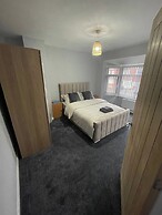 Cozy Manchester House With 3 Bedrooms