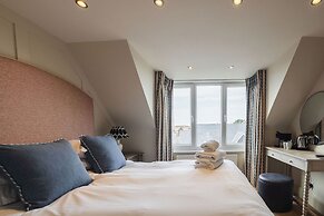The Sunningdale Bamburgh