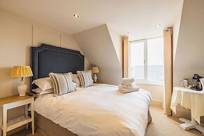 The Sunningdale Bamburgh