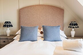The Sunningdale Bamburgh