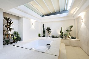 Seoul Inn Hotel by the Designers