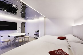 Seoul Inn Hotel by the Designers