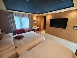 Seoul Inn Hotel by the Designers