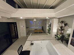 Seoul Inn Hotel by the Designers