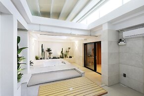 Seoul Inn Hotel by the Designers