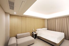 Seoul Inn Hotel by the Designers